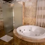 Kemerhan Cave מלון אורגופ