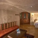 Kemerhan Cave מלון אורגופ