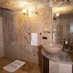 Kemerhan Cave מלון