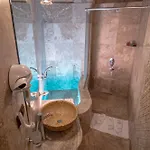 Kemerhan Cave מלון